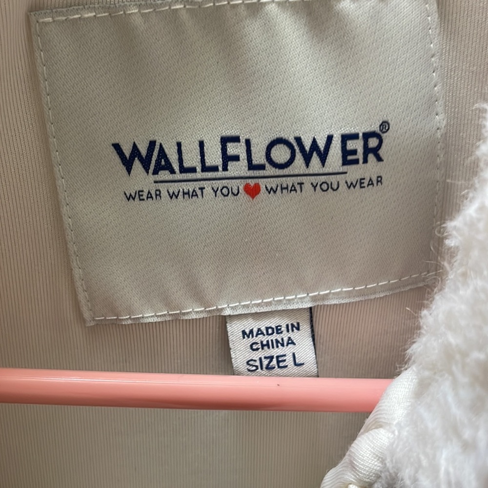 Wallflower Fleece Vest - Picture 2 of 5